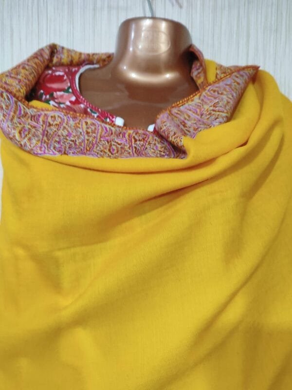 Pashmina Kashmiri Shawl Yellow, Doordaar Embroidery Work - Image 3