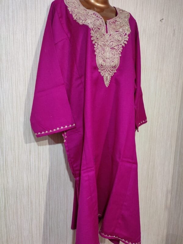 Golden Tilla Work Cashmere Wool Pheran in Pink - Image 6