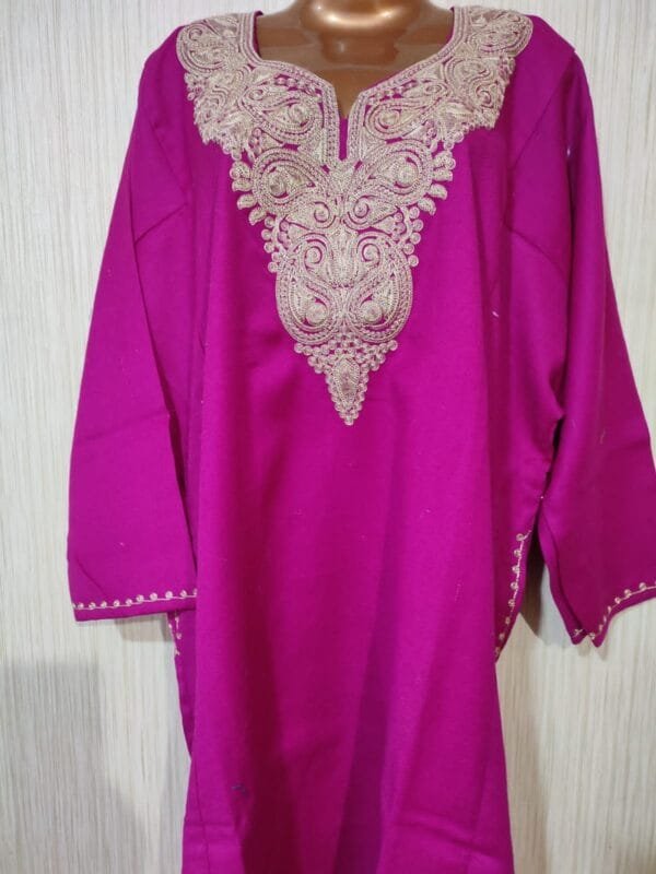 Golden Tilla Work Cashmere Wool Pheran in Pink - Image 4