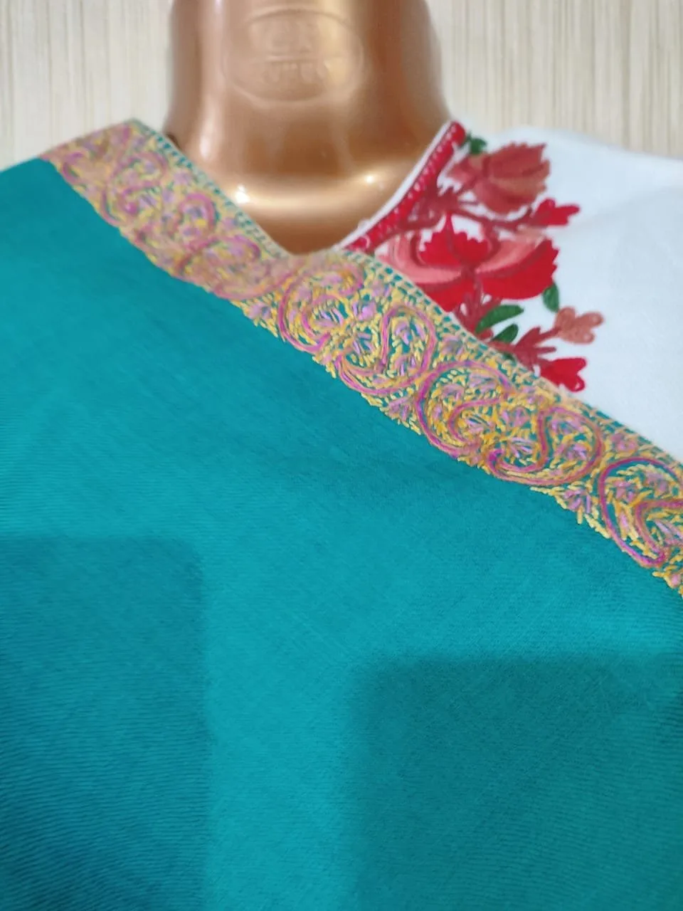 Pashmina Kashmiri Shawl Aquamarine, Border Embroidery