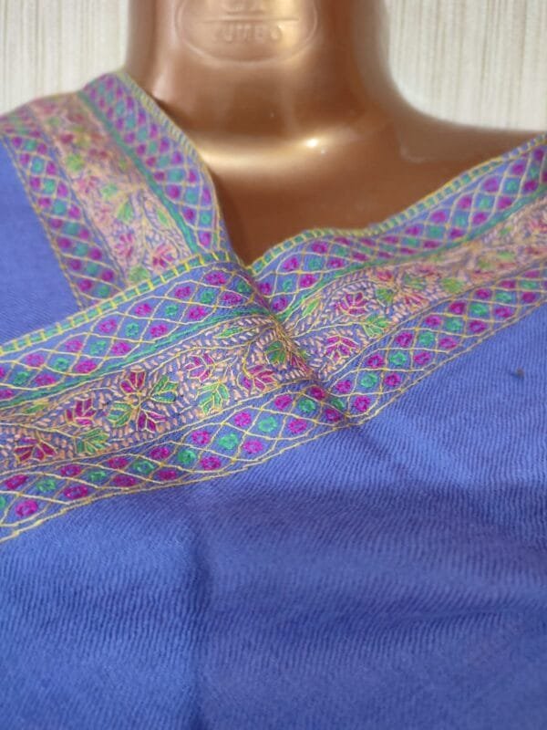 Pashmina Kashmiri Shawl Lavender, Embroidery - Image 4