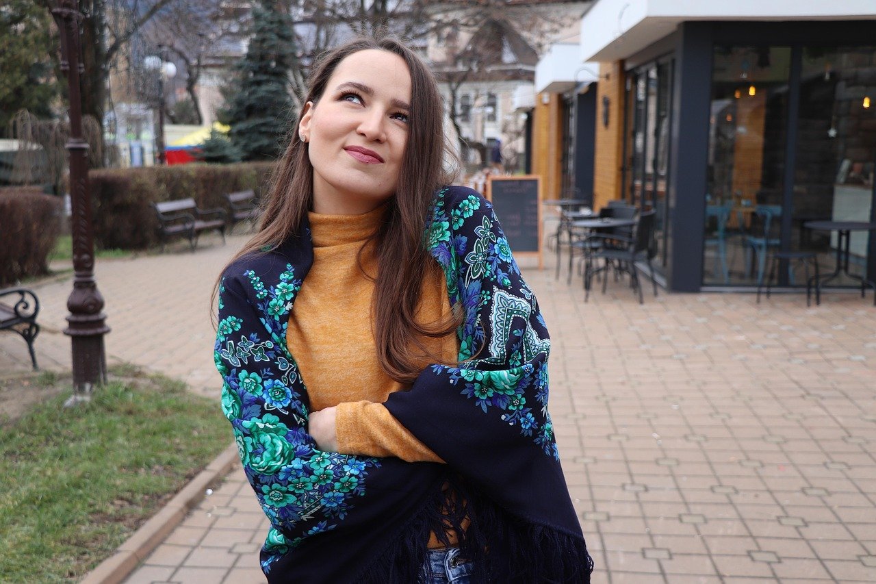 woman, russian shawl, fashion, portrait, shawl, girl, model, pretty, russian woman, thinking, pensive, outdoors, city, moscow, russia